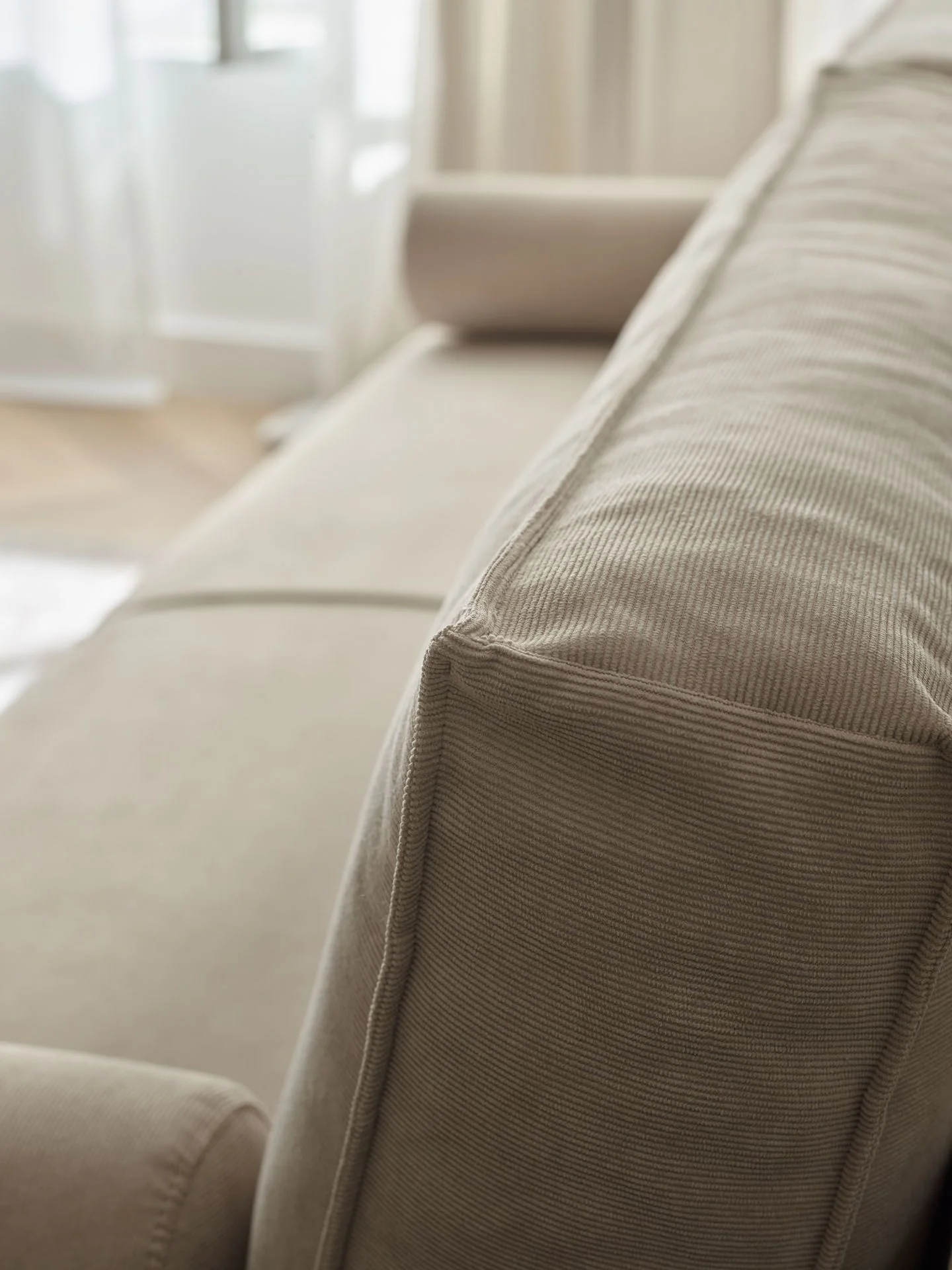 sztruksowa sofa - jak ją wyczyścić